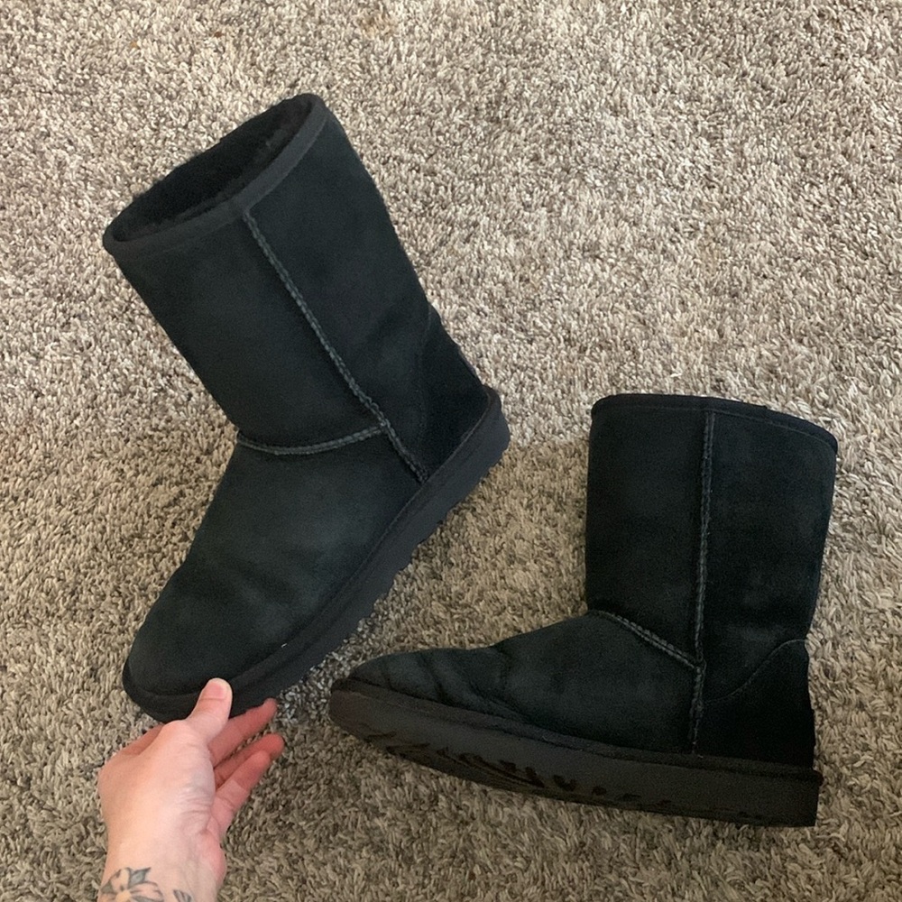 Women’s size 7 black uggs boots